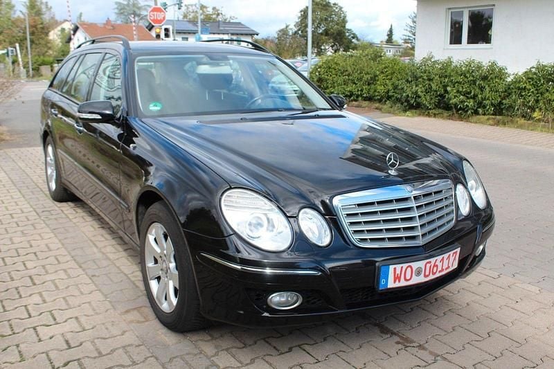 Gebraucht Mercedes E220 Elegance 170 PS (125 kW) 2008 Schwarz Kombi