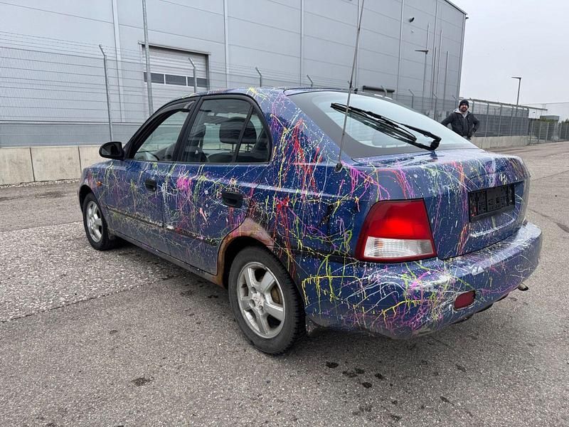 Gebraucht Hyundai Accent GLS 102 PS (75 kW) 2000 Grau Limousine