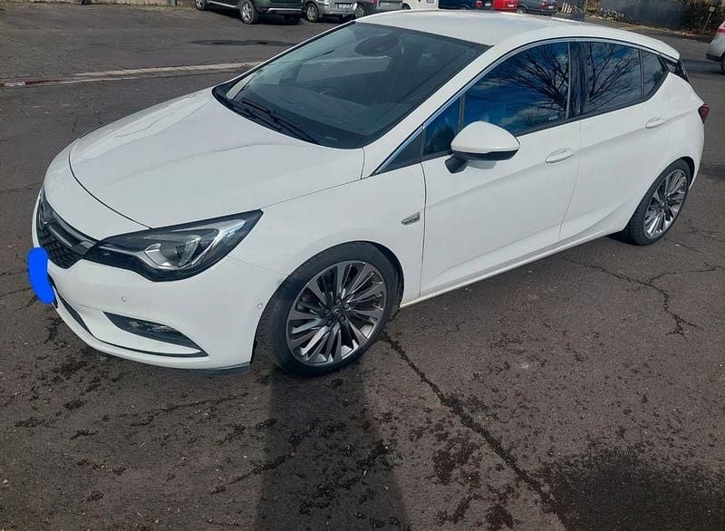 Gebraucht Opel Astra Business 160 PS (117 kW) 2016 Weiß Limousine