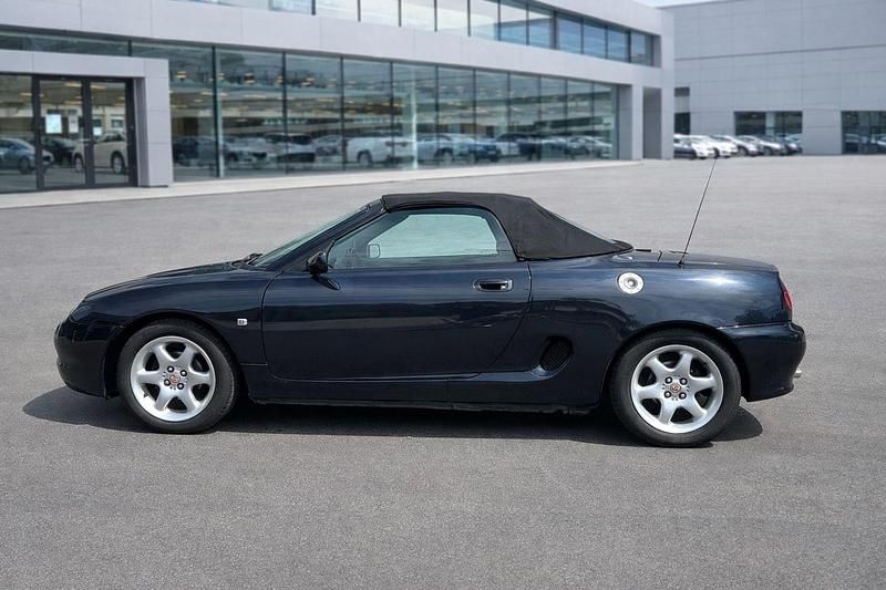 Second-hand MG F 120 CP (88 kW) 2000 Albastru Cabrio
