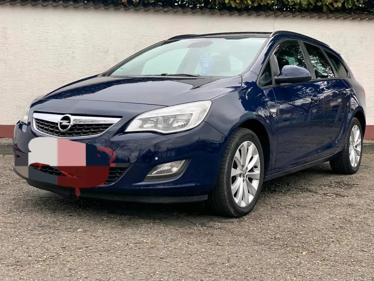 Gebraucht Opel Astra 140 PS (102 kW) 2012 Blau Kombi
