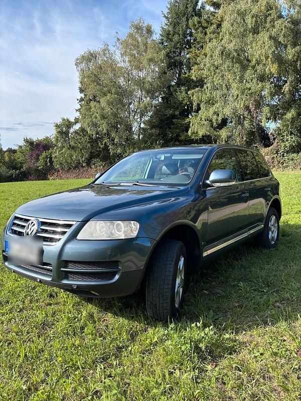 Grau Gebraucht 2005 VW Touareg SUV | 5.600 € (Etwas zu teuer) - Bild 1/4