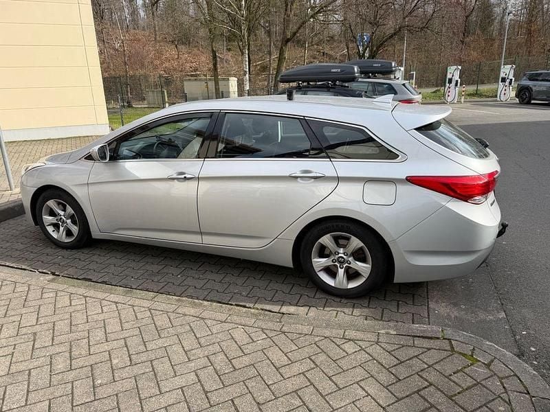 Gebraucht Hyundai i40 Style 136 PS (100 kW) 2013 Silber Kombi