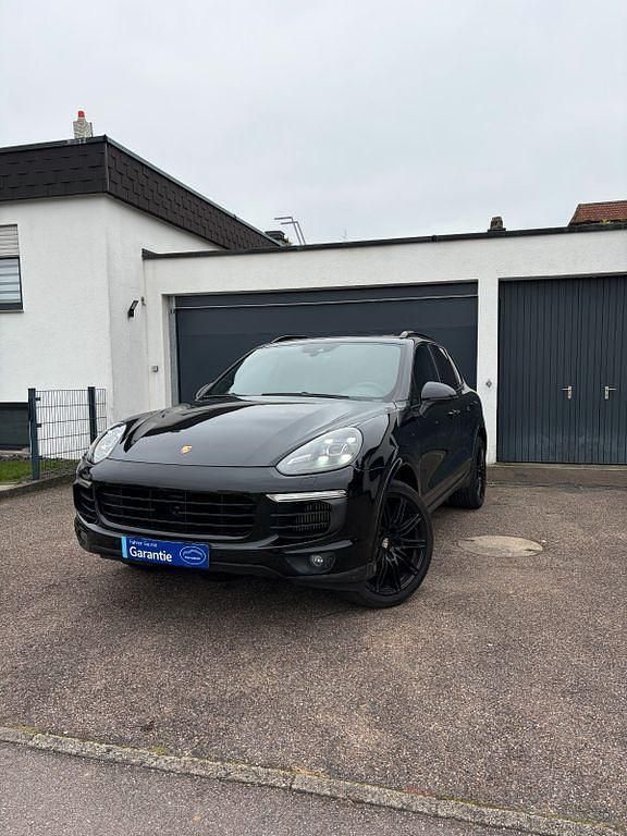 Schwarz Gebraucht 2016 Porsche Cayenne SUV | 27.300 € (Fairer Preis) - Bild 1/4