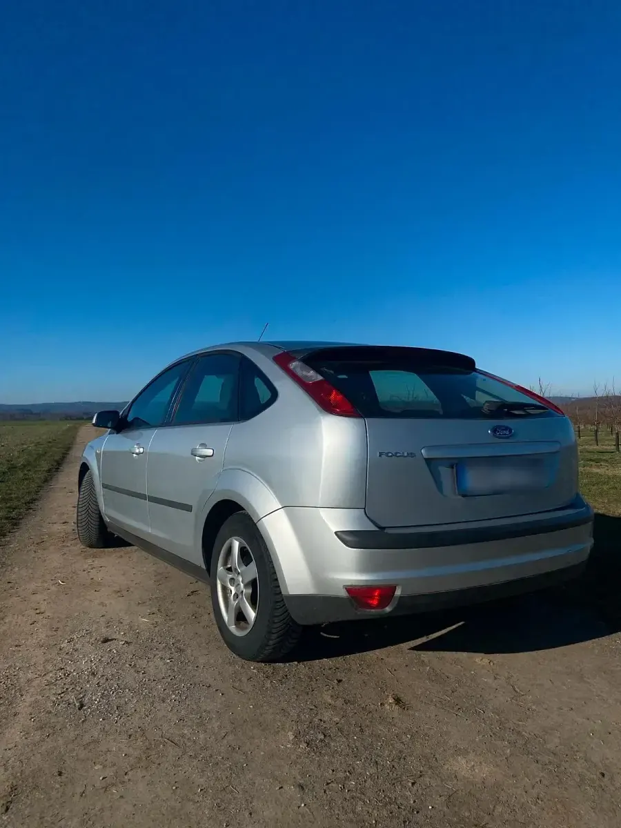 Gebraucht Ford Focus 101 PS (74 kW) 2007 Silber Kleinwagen