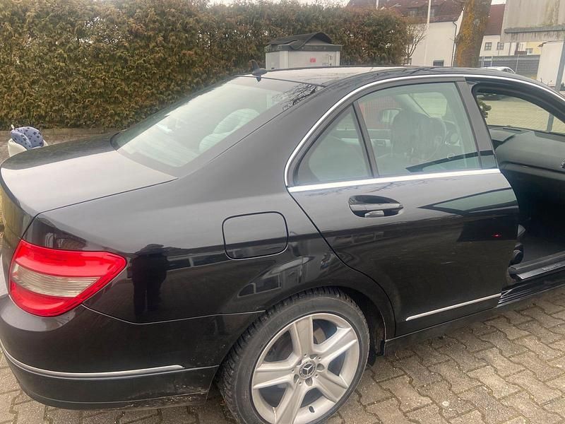 Gebraucht Mercedes C220 170 PS (125 kW) 2008 Schwarz Limousine