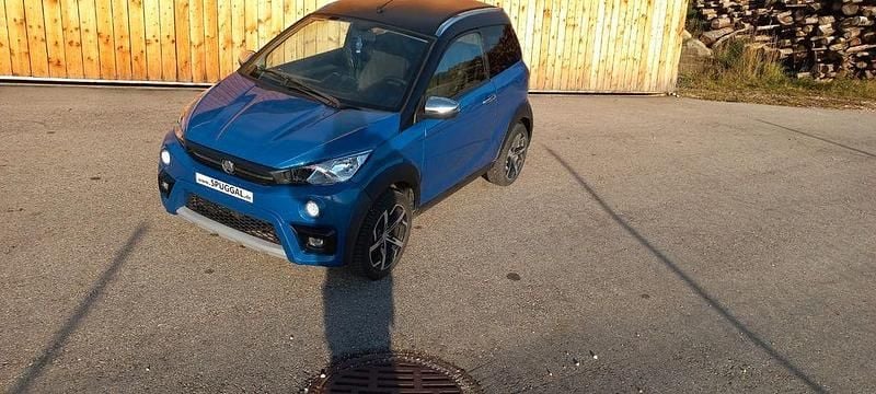 Gebraucht Aixam e-Crossover 10 kW (14 PS) 2023 Blau Kleinwagen