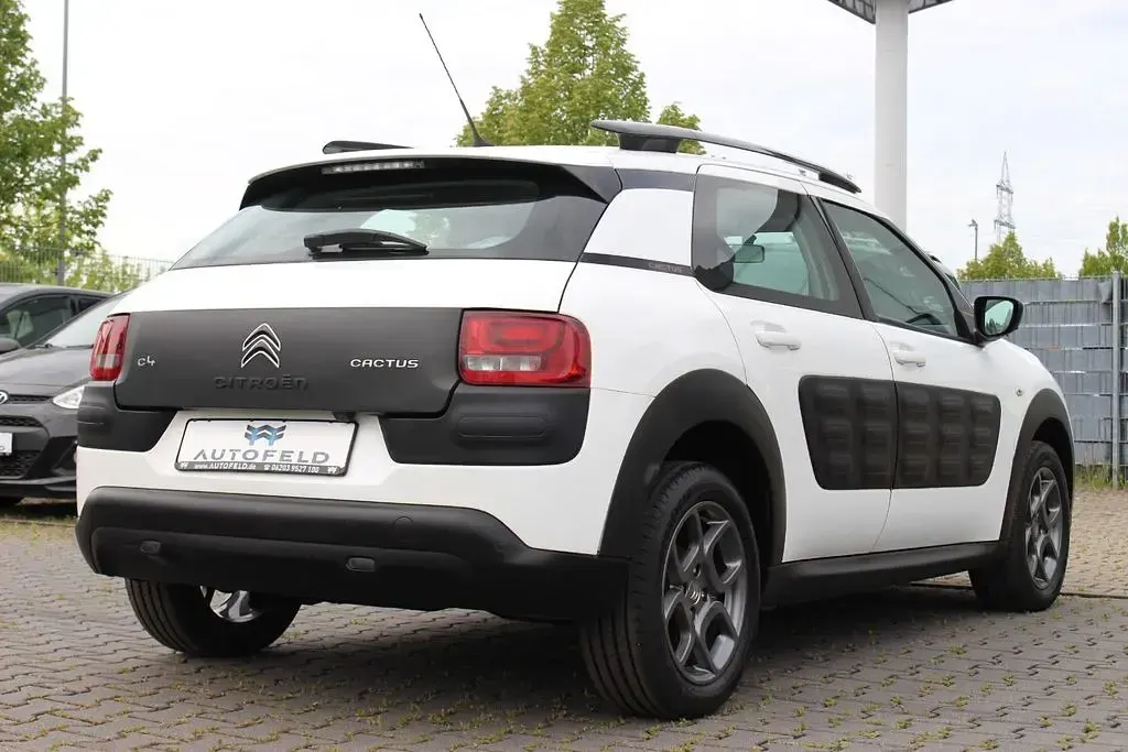 Gebraucht Citroën C4 SELECTION 82 PS (60 kW) 2017 Weiß Limousine