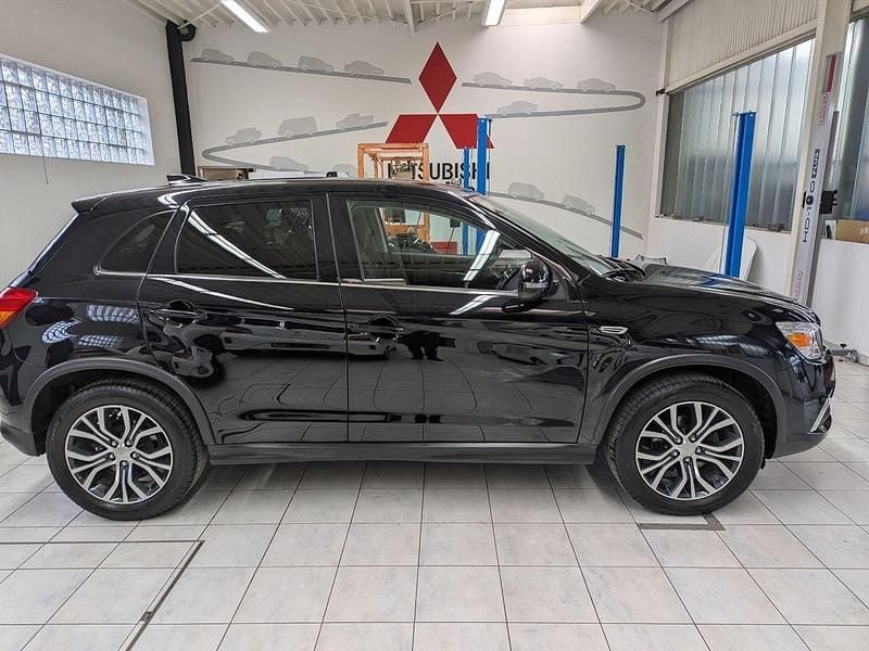 Gebraucht Mitsubishi ASX Plus 114 PS (83 kW) 2017 Schwarz SUV