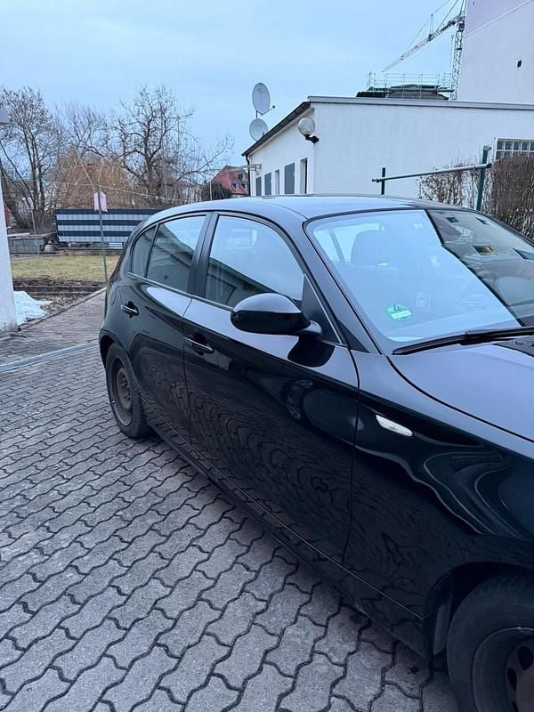 Gebraucht BMW 120 163 PS (119 kW) 2006 Schwarz Kleinwagen