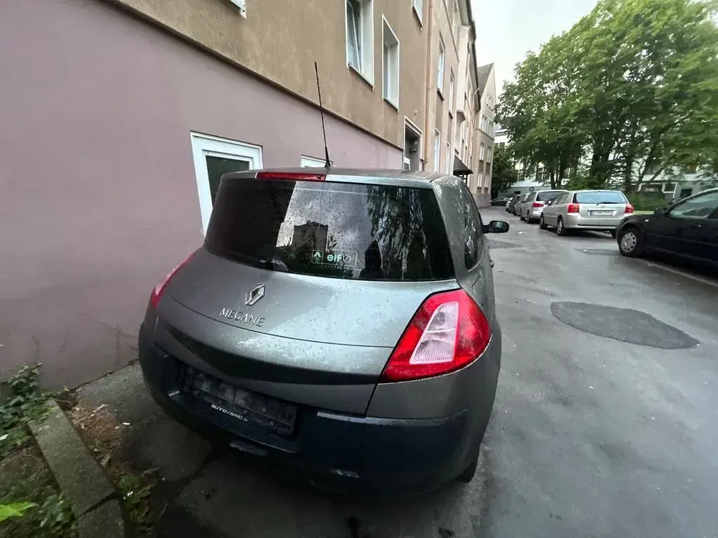Używany Renault Mégane Expression 111 KM (81 kW) 2005 Szary Sedan/Limuzyna
