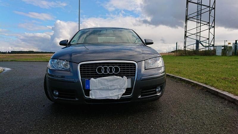 Grau Gebraucht 2008 Audi A3 Sportback Ambition Limousine | 3.200 € (Superpreis) - Bild 1/4