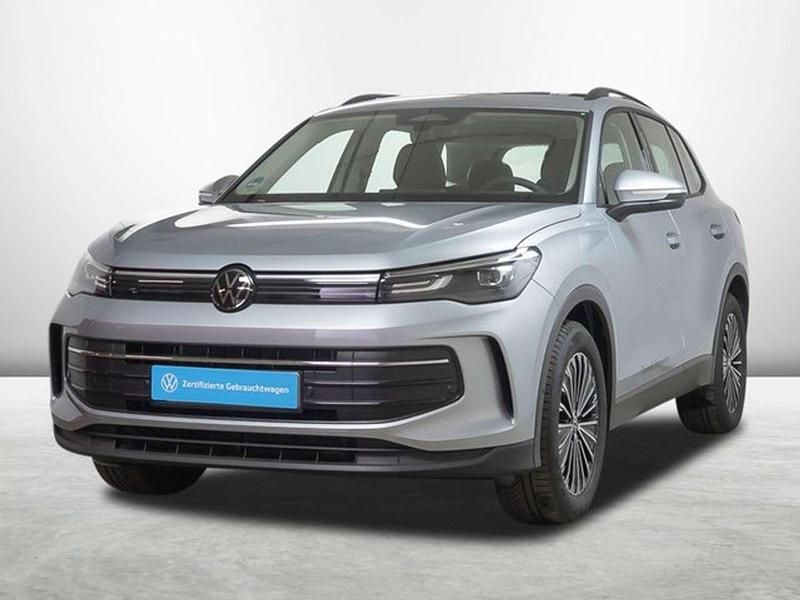 Gebraucht VW Tiguan Life 131 PS (96 kW) 2024 Oyster silver metallic SUV