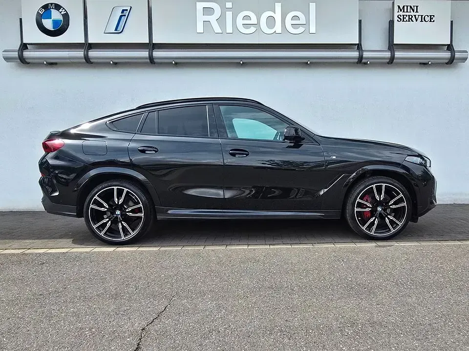 Gebraucht BMW X6 M Sport 381 PS (280 kW) 2025 Schwarz SUV