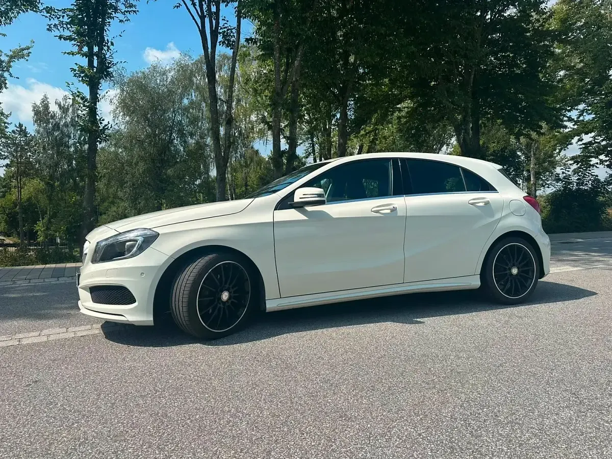 Gebraucht Mercedes A200 AMG line 156 PS (114 kW) 2015 Weiß Kleinwagen
