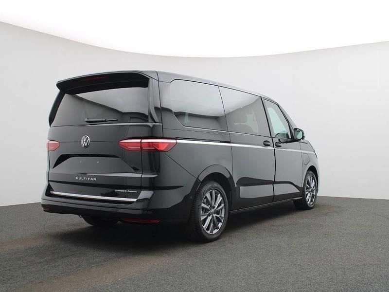 Gebraucht VW Multivan Style 177 PS (130 kW) 2025 Deep black perleffekt Van
