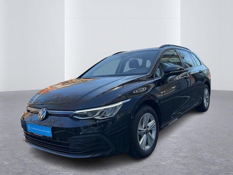 Gebraucht VW Golf VIII Life 110 PS (80 kW) 2022 2t deep black perleffekt (metallic) Kombi