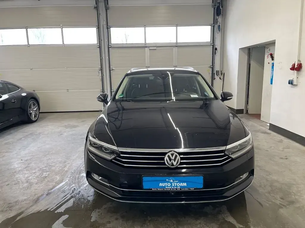 Gebraucht VW Passat Highline 150 PS (110 kW) 2017 Deep black perleffekt Kombi