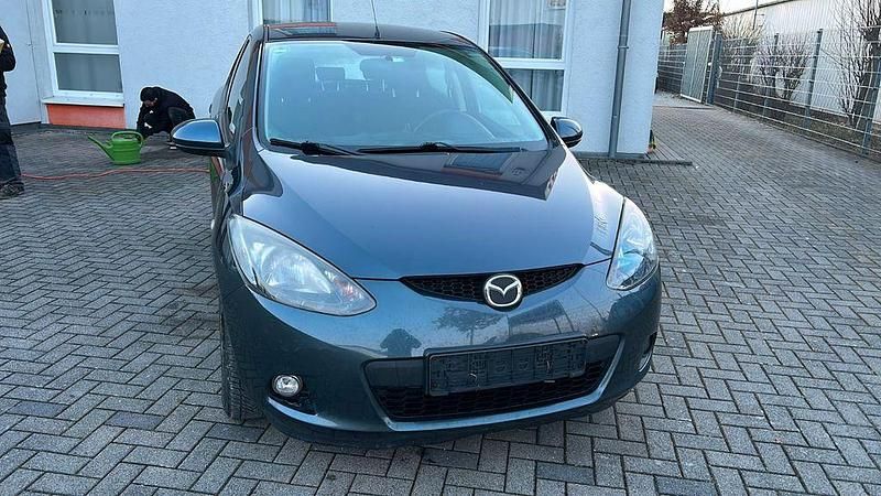 Gebraucht Mazda 2 Independence 86 PS (63 kW) 2010 Grau Limousine