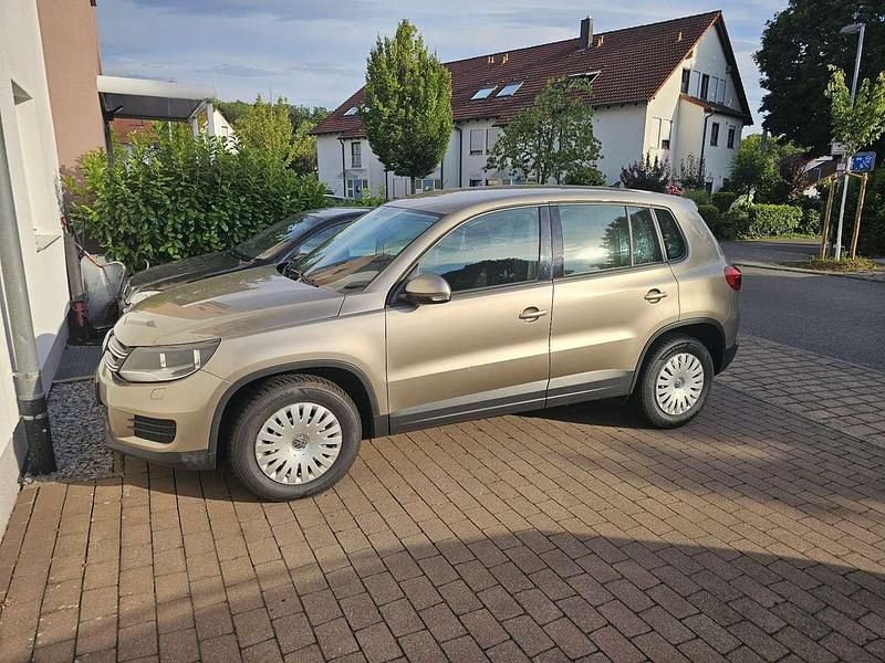 Beige Gebraucht 2014 VW Tiguan Trendline SUV | 12.600 € (Fairer Preis) - Bild 1/4