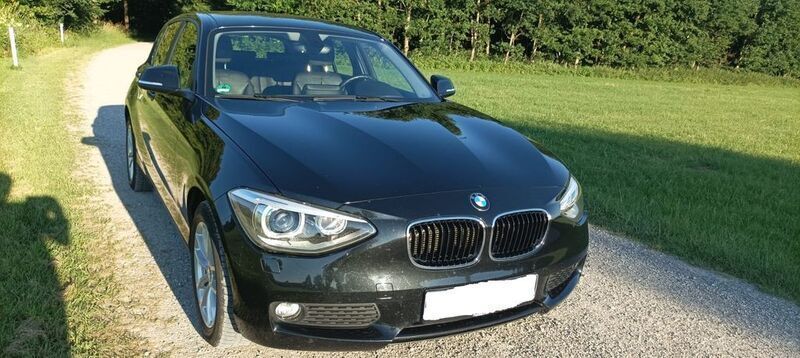 Schwarz Gebraucht 2015 BMW 118 Advantage Kleinwagen | 9.444 € (Fairer Preis) - Bild 1/4