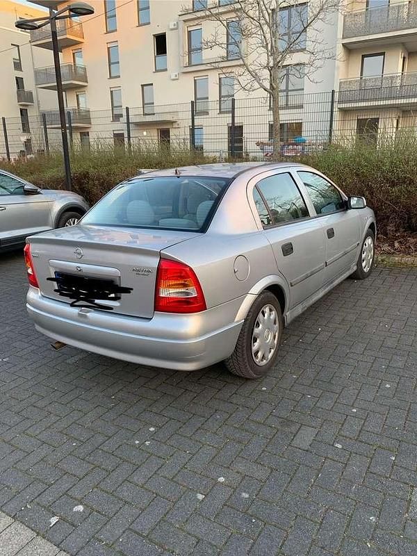 Gebraucht Opel Astra 90 PS (66 kW) 1998 Limousine