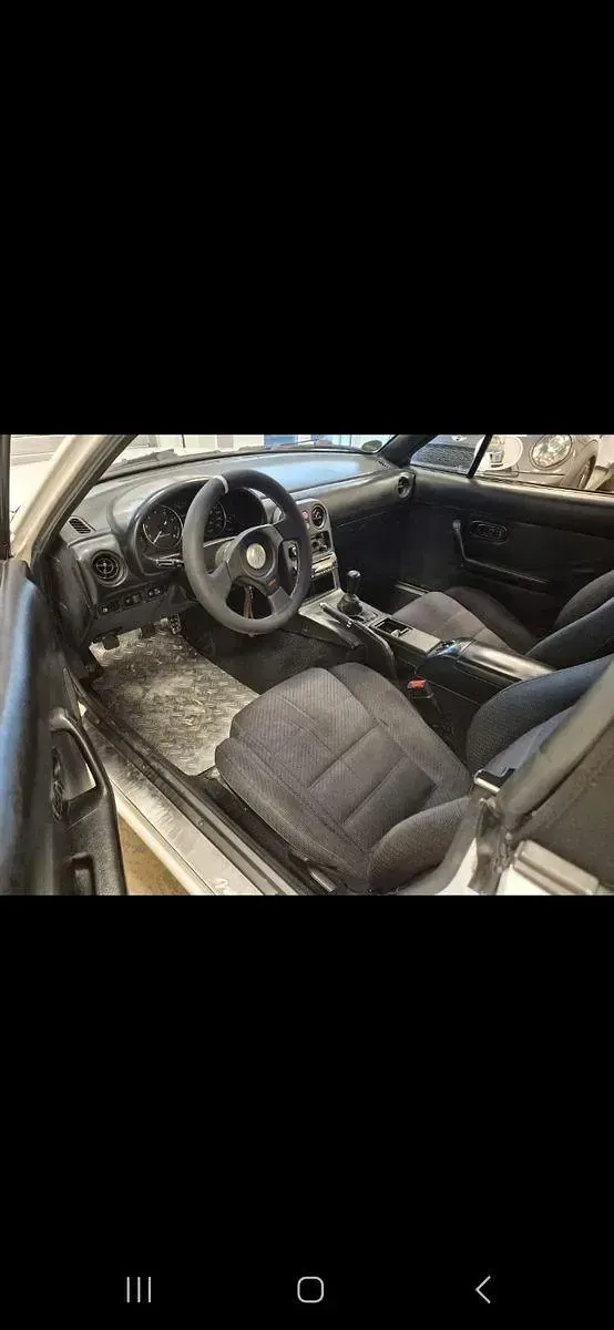 Second-hand Mazda MX5 Edition 116 CP (85 kW) 1993 Alb Cabrio