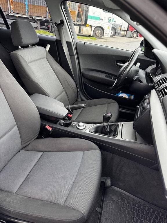 Gebraucht BMW 116 122 PS (89 kW) 2007 Schwarz Kleinwagen