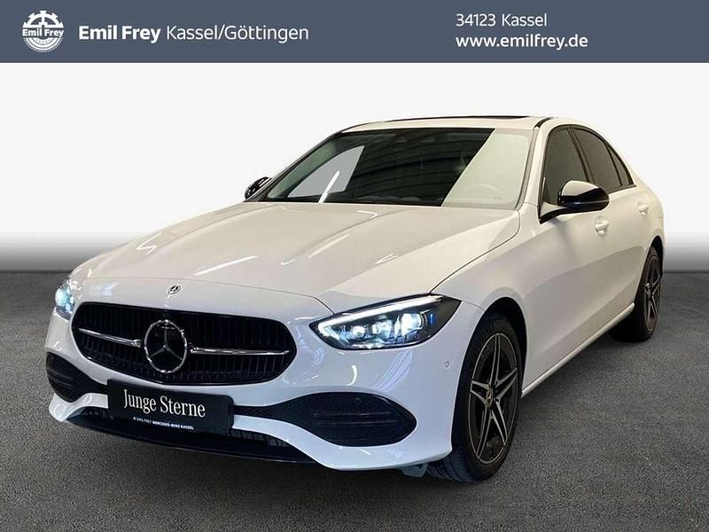 Polarweiß Gebraucht 2022 Mercedes C300e Avantgarde Limousine | 34.530 € - Bild 1/4