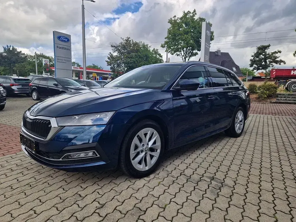 Gebraucht Skoda Octavia 150 PS (110 kW) 2023 Lavablau metallic Limousine