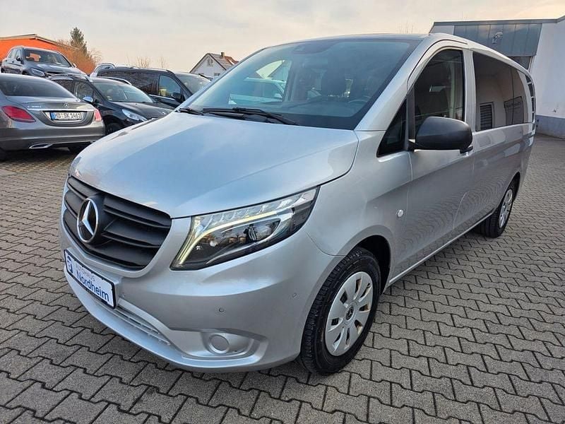 Silber Gebraucht 2021 Mercedes Vito Edition Van | 24.590 € (Teuer) - Bild 1/4
