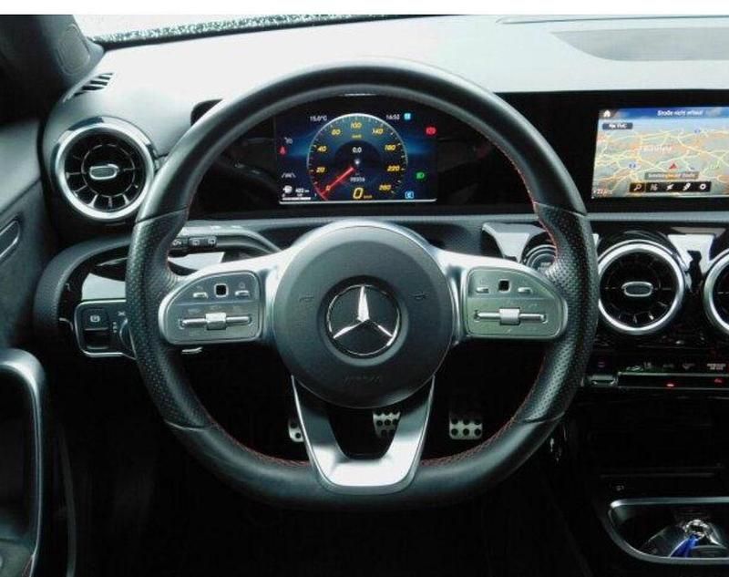 Gebraucht Mercedes A200 AMG line 163 PS (119 kW) 2019 Grau Limousine