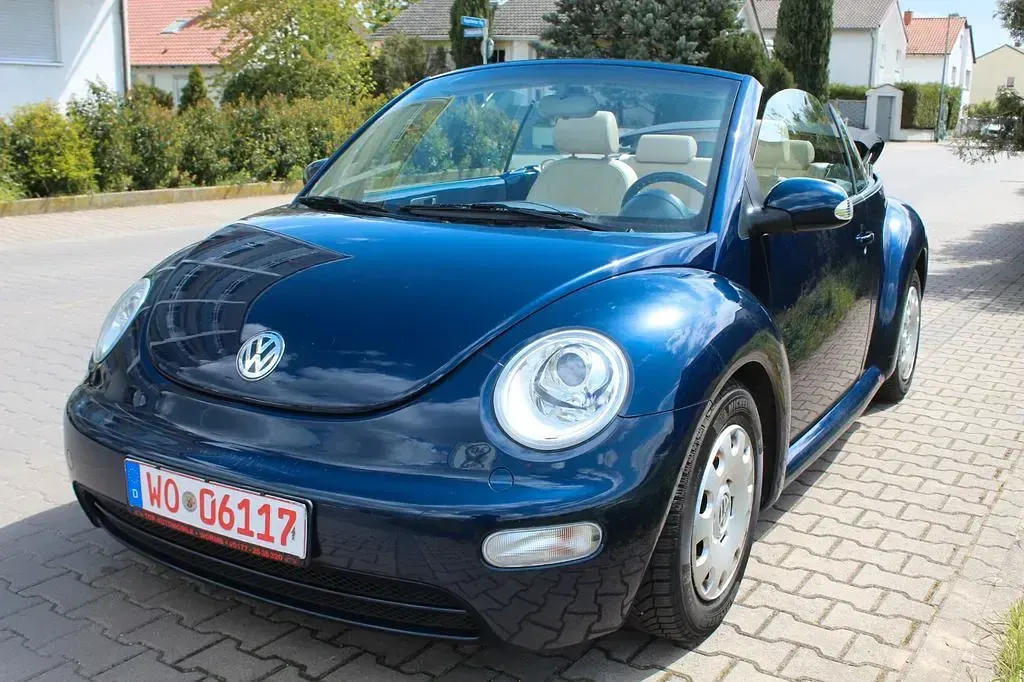 Gebraucht VW New Beetle 101 PS (74 kW) 2003 Blau Kleinwagen