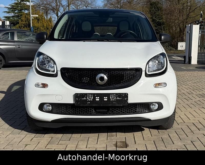 Second-hand Smart ForFour 90 CP (66 kW) 2019 Alb Hatchback