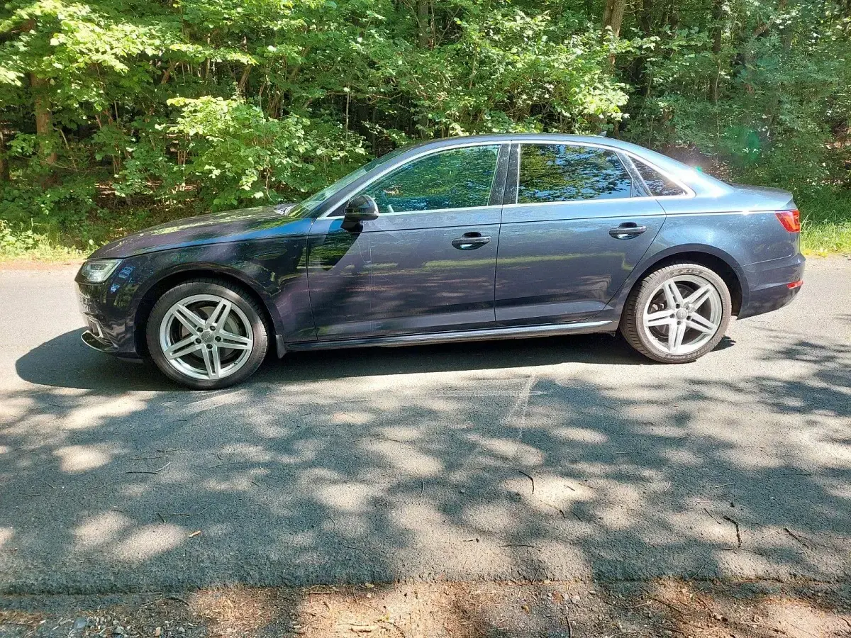 Second-hand Audi A4 Ambiente 190 CP (139 kW) 2018 Berlinǎ