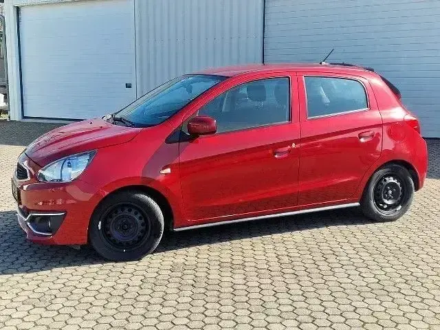Gebraucht Mitsubishi Space Star Edition 71 PS (52 kW) 2019 Rot Kleinwagen