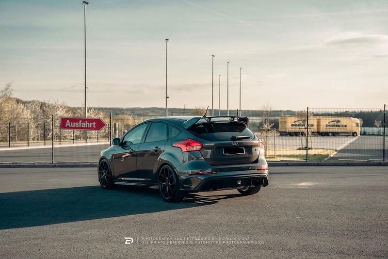 Gebraucht Ford Focus RS 349 PS (256 kW) 2017 Grau Limousine