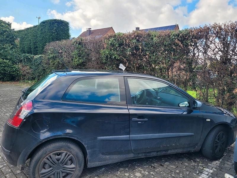 Gebraucht Fiat Stilo 103 PS (75 kW) 2003 Schwarz Kleinwagen