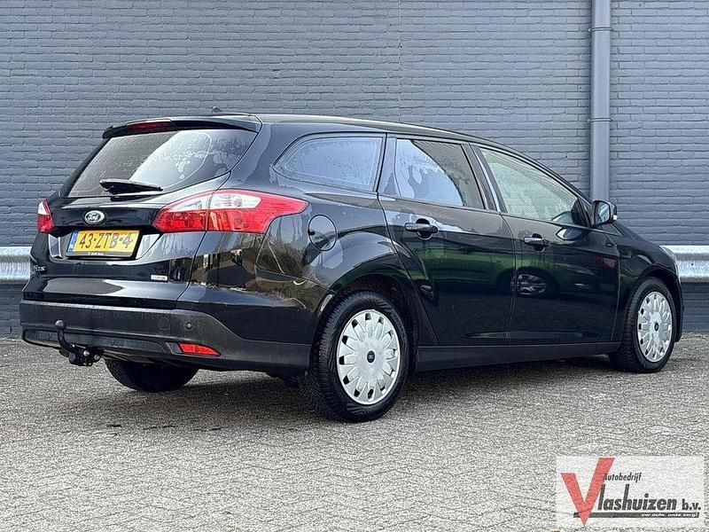 Gebraucht Ford Focus Trend 105 PS (77 kW) 2013 Schwarz Kombi