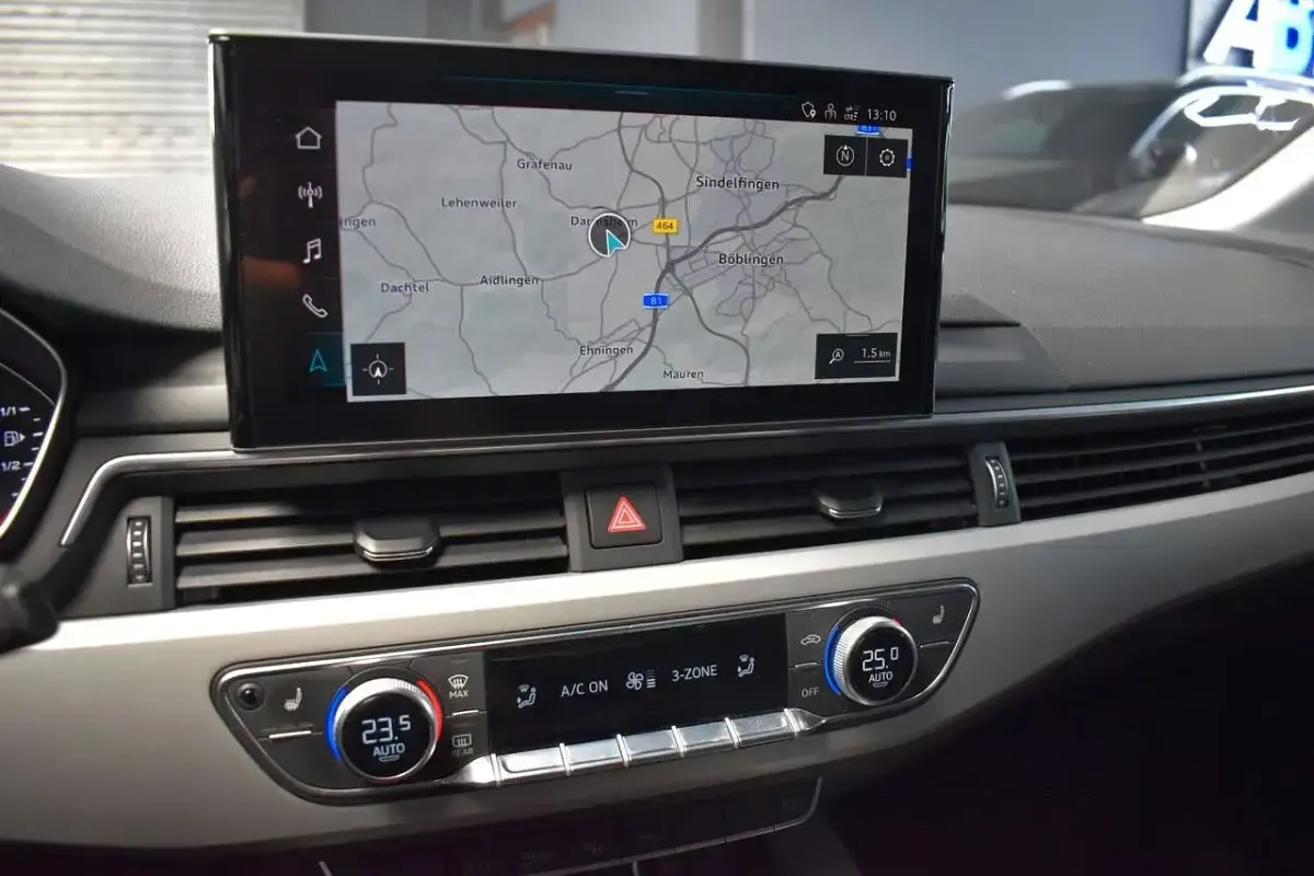 Gebraucht Audi A4 Advanced 163 PS (119 kW) 2023 Grau Kombi