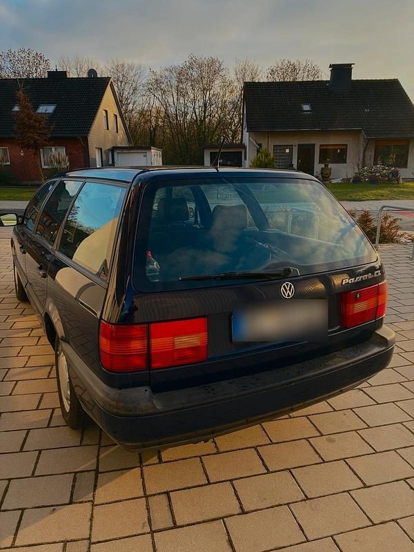 Gebraucht VW Passat 90 PS (66 kW) 1993 Blau Kombi