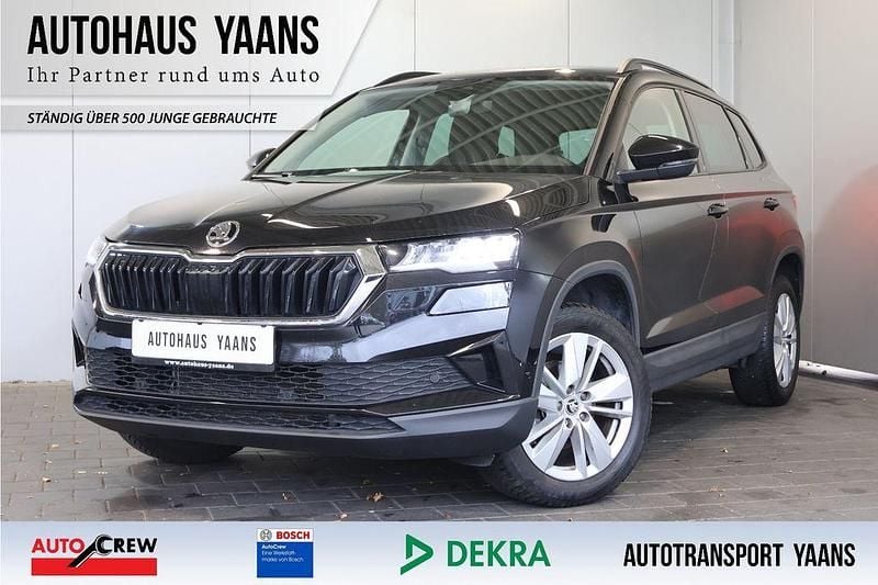Schwarz Gebraucht 2024 Skoda Karoq Selection SUV | 22.889 € (Superpreis) - Bild 1/4