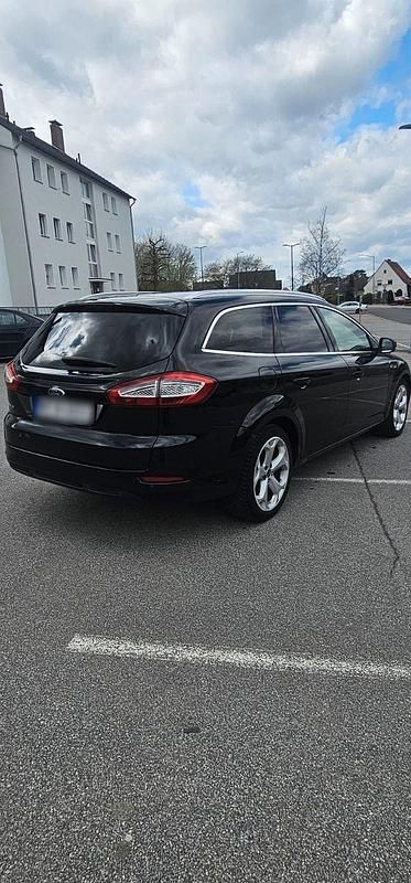 Gebraucht Ford Mondeo 140 PS (102 kW) 2012 Schwarz Kombi