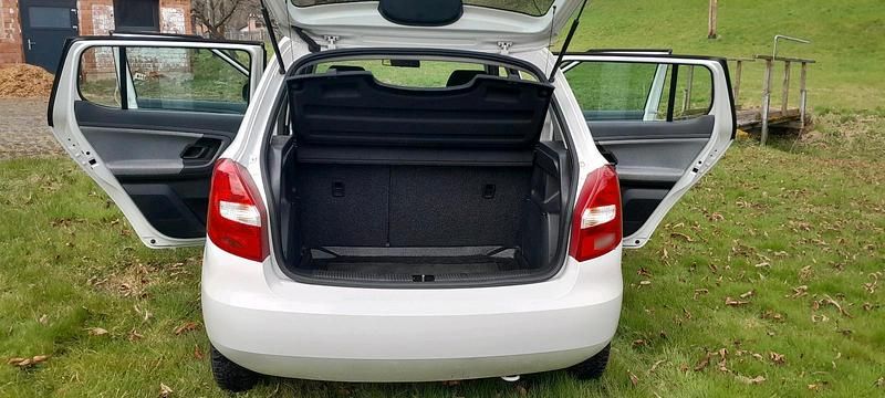 Gebraucht Skoda Fabia 85 PS (62 kW) 2010 Weiß Kleinwagen