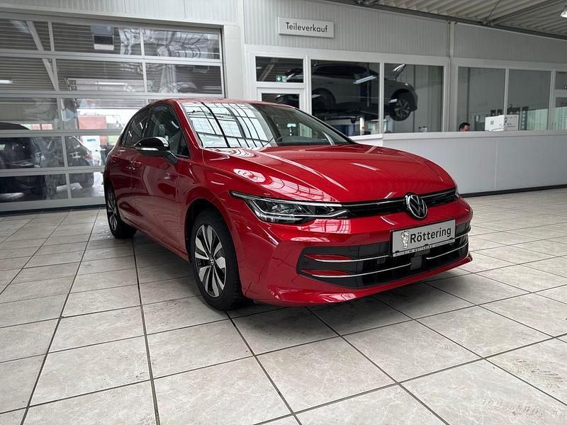 Gebraucht VW Golf VIII 116 PS (85 kW) 2024 Rot Limousine