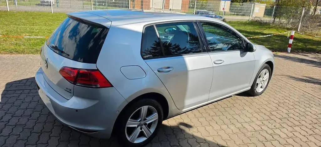 Second-hand VW Golf VII Trendline 86 CP (63 kW) 2013 Argintiu Berlinǎ