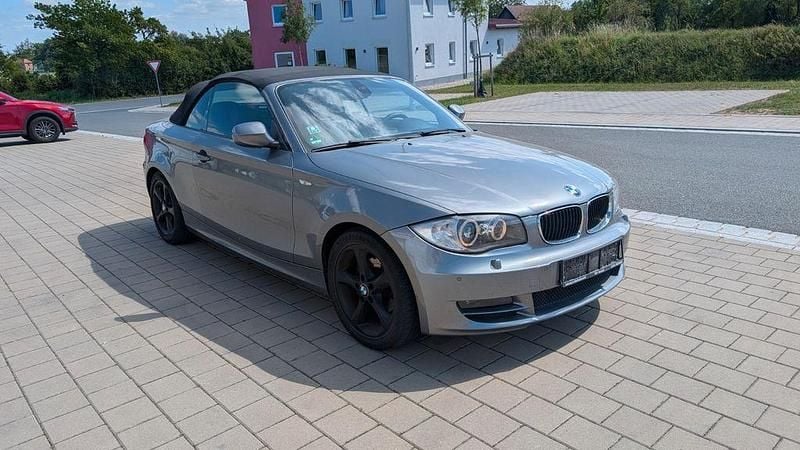 Grau Gebraucht 2011 BMW 118 Cabriolet Cabrio | 6.800 € (Fairer Preis) - Bild 1/4