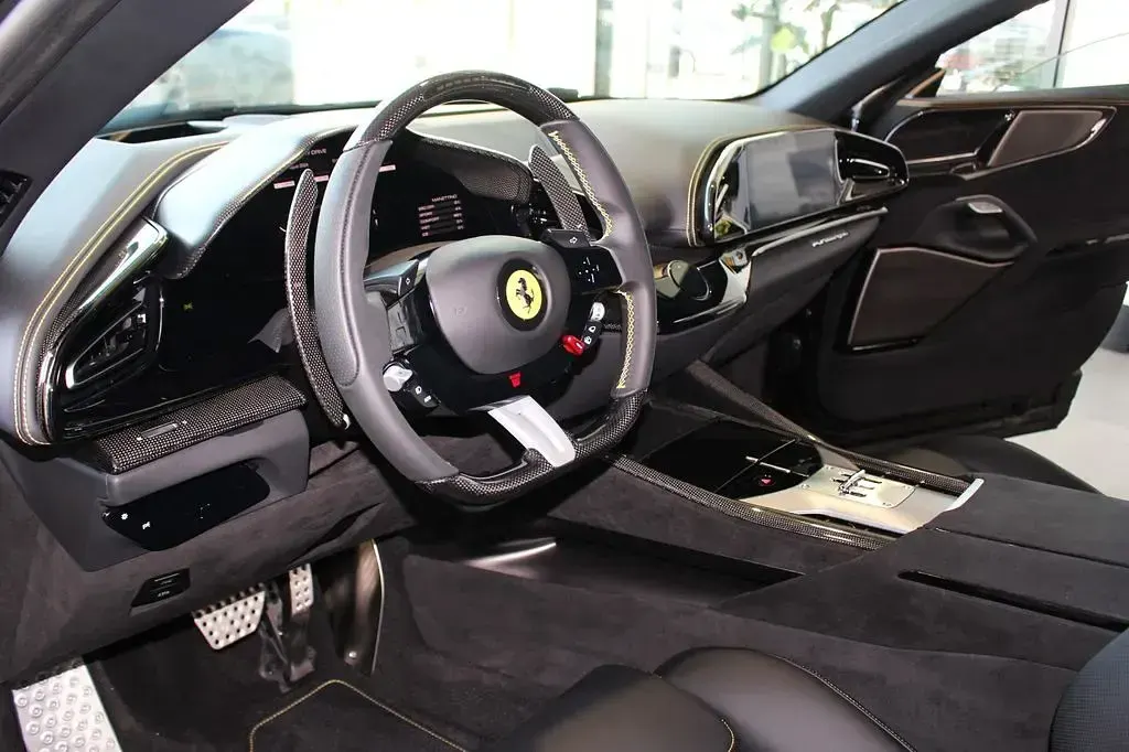 Gebraucht Ferrari Purosangue 725 PS (533 kW) 2024 Schwarz SUV