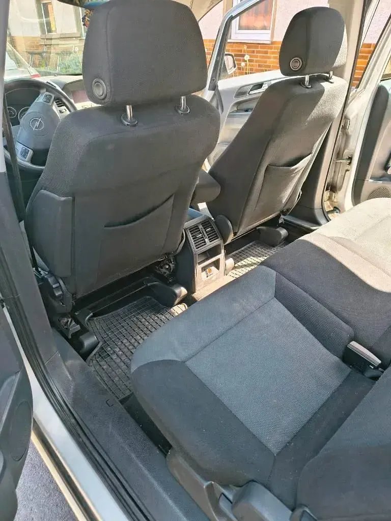 Używany Opel Zafira 150 KM (110 kW) 2005 Srebrny Minivan