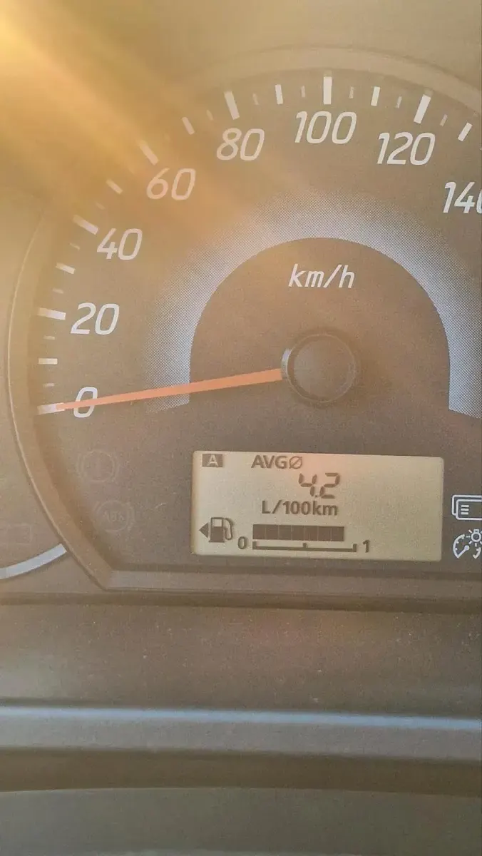Gebraucht Mitsubishi Space Star 72 PS (52 kW) 2015 Weiß Kleinwagen